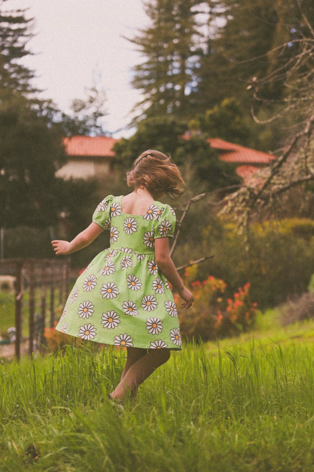 Green Daisy Girls Dress for Spring and Summer