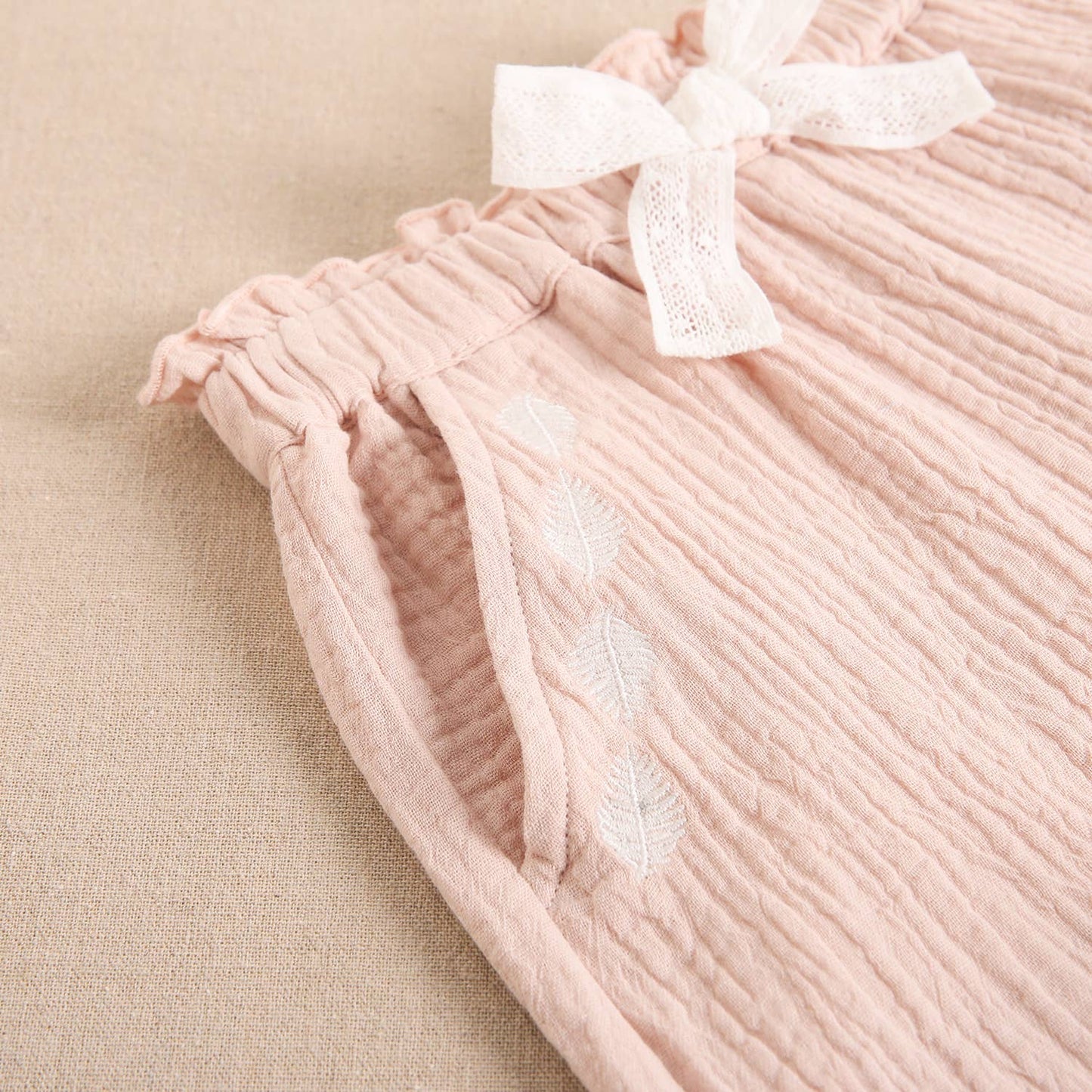 Girls' shorts in bamboo fabric with embroidered details