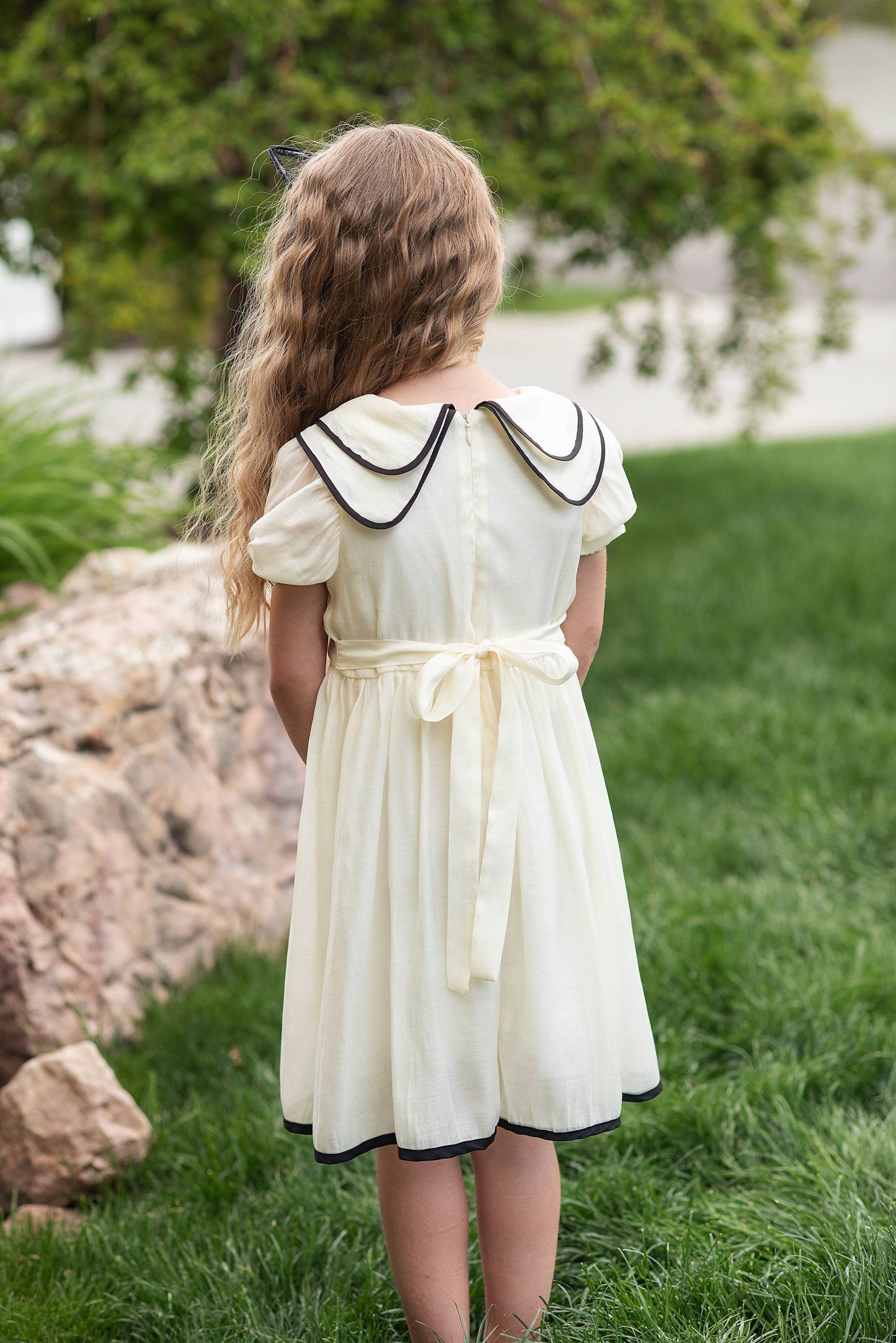 Kids Ivory & Black Ribbon Puff Sleeve Double Collar Dress