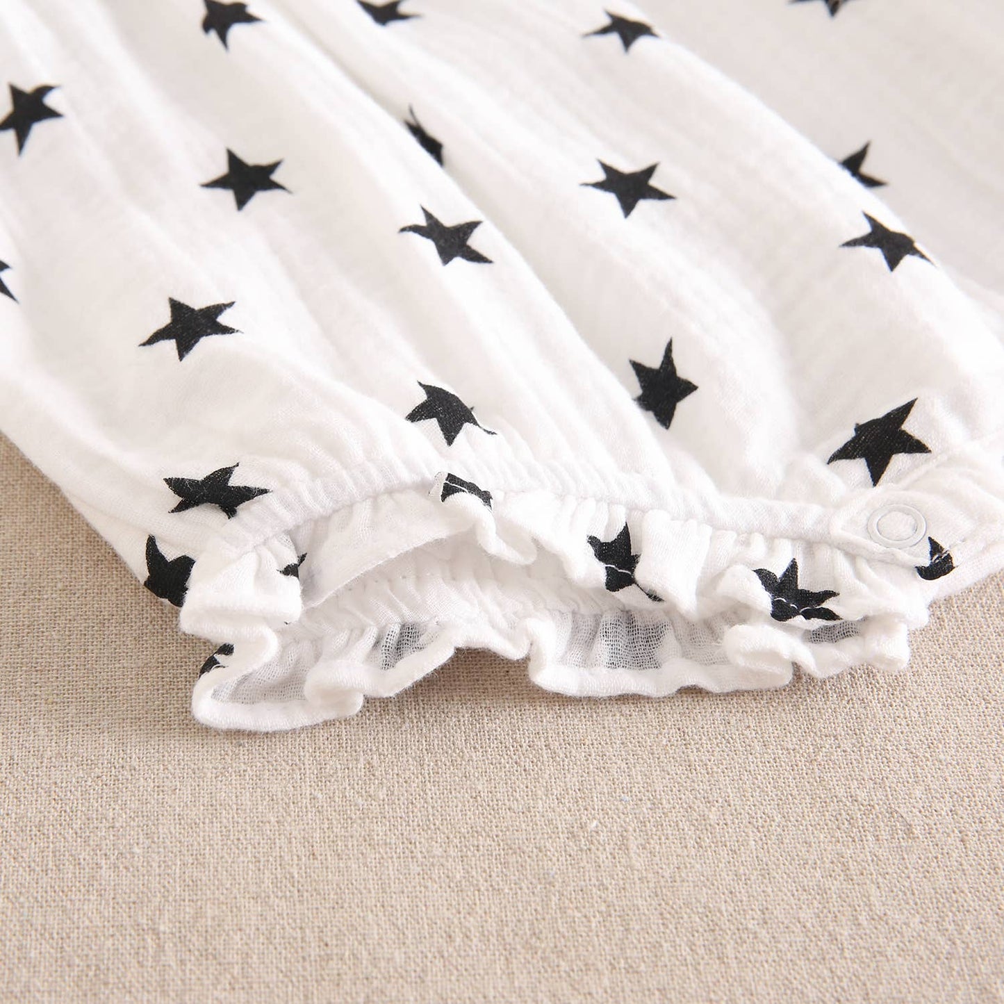 Baby girl's frog with black star print