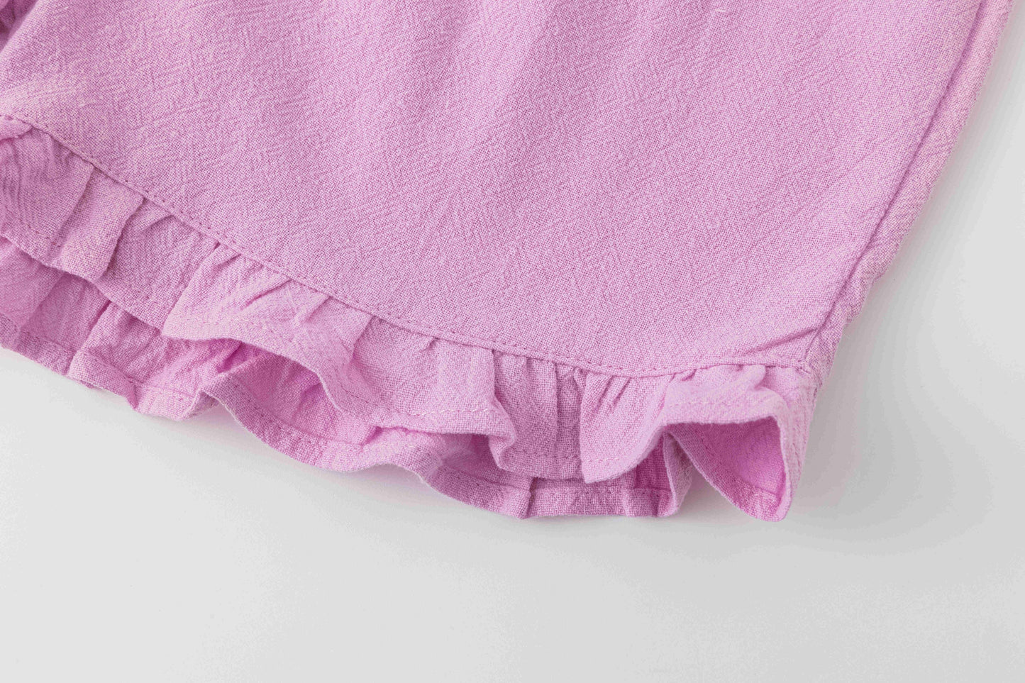 Shorts with ruffle bottom