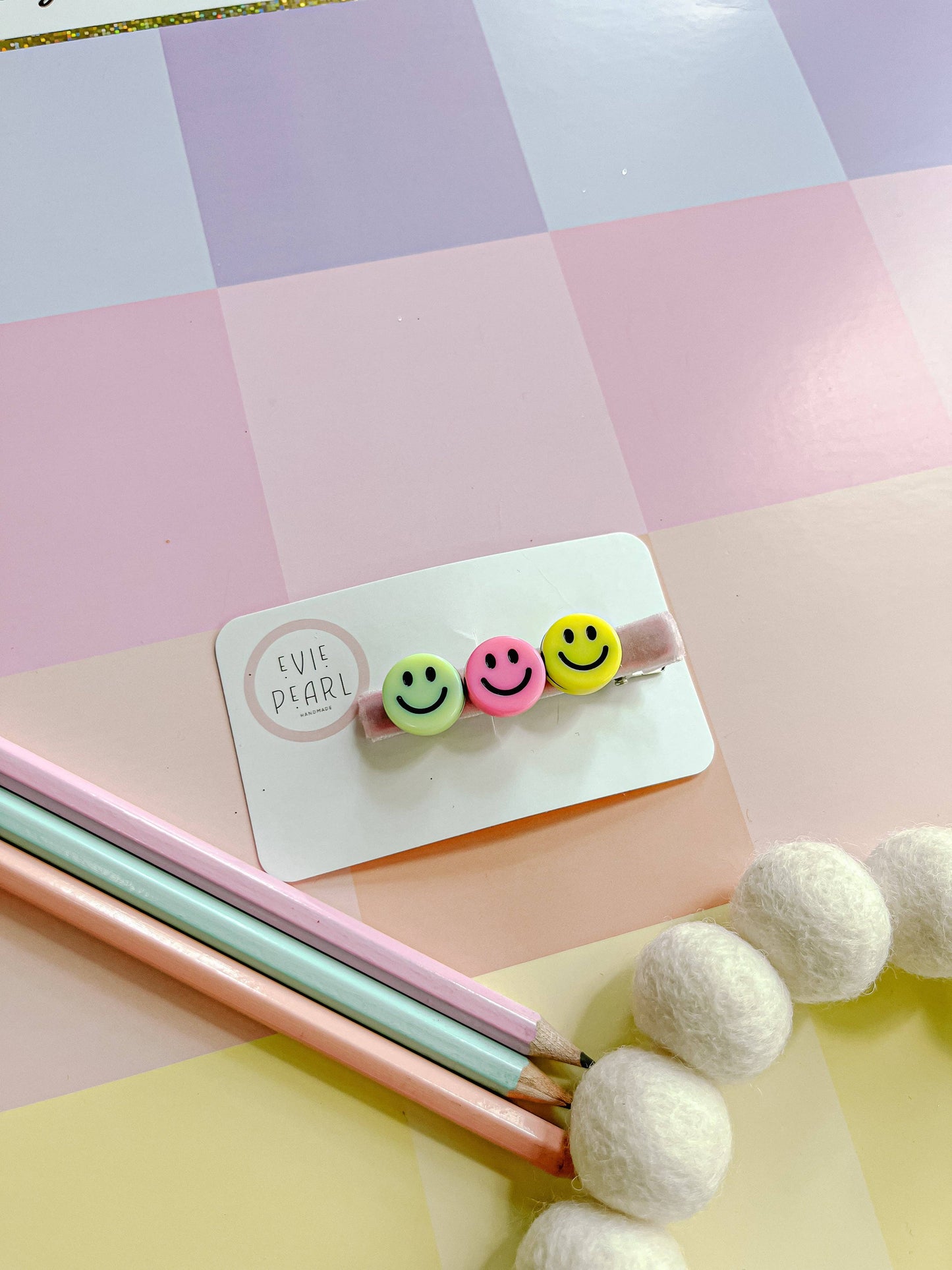 Surprise Smiley Face Snap Clip Charm