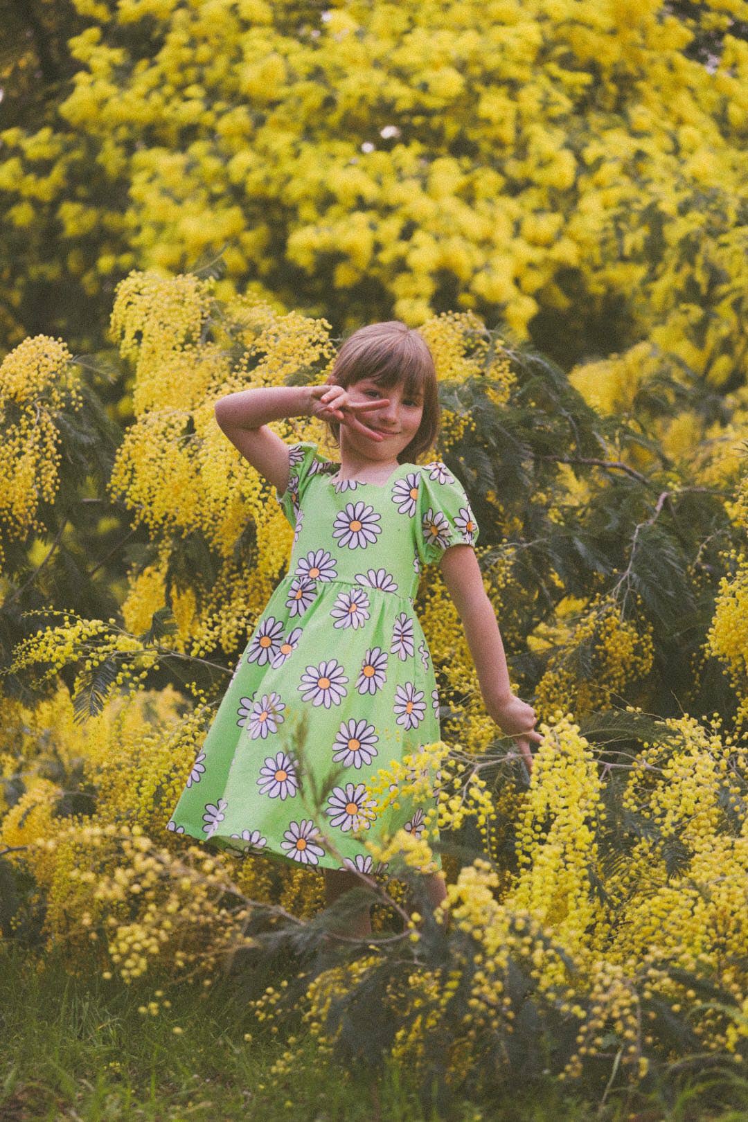 Green Daisy Girls Dress for Spring and Summer