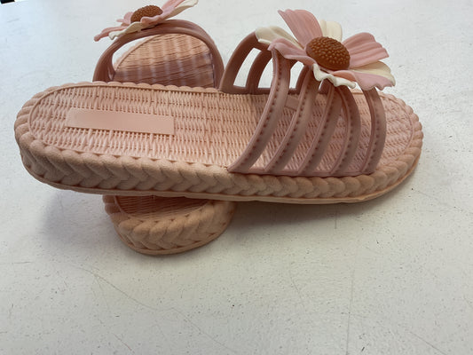 Light Daisy darling sandals