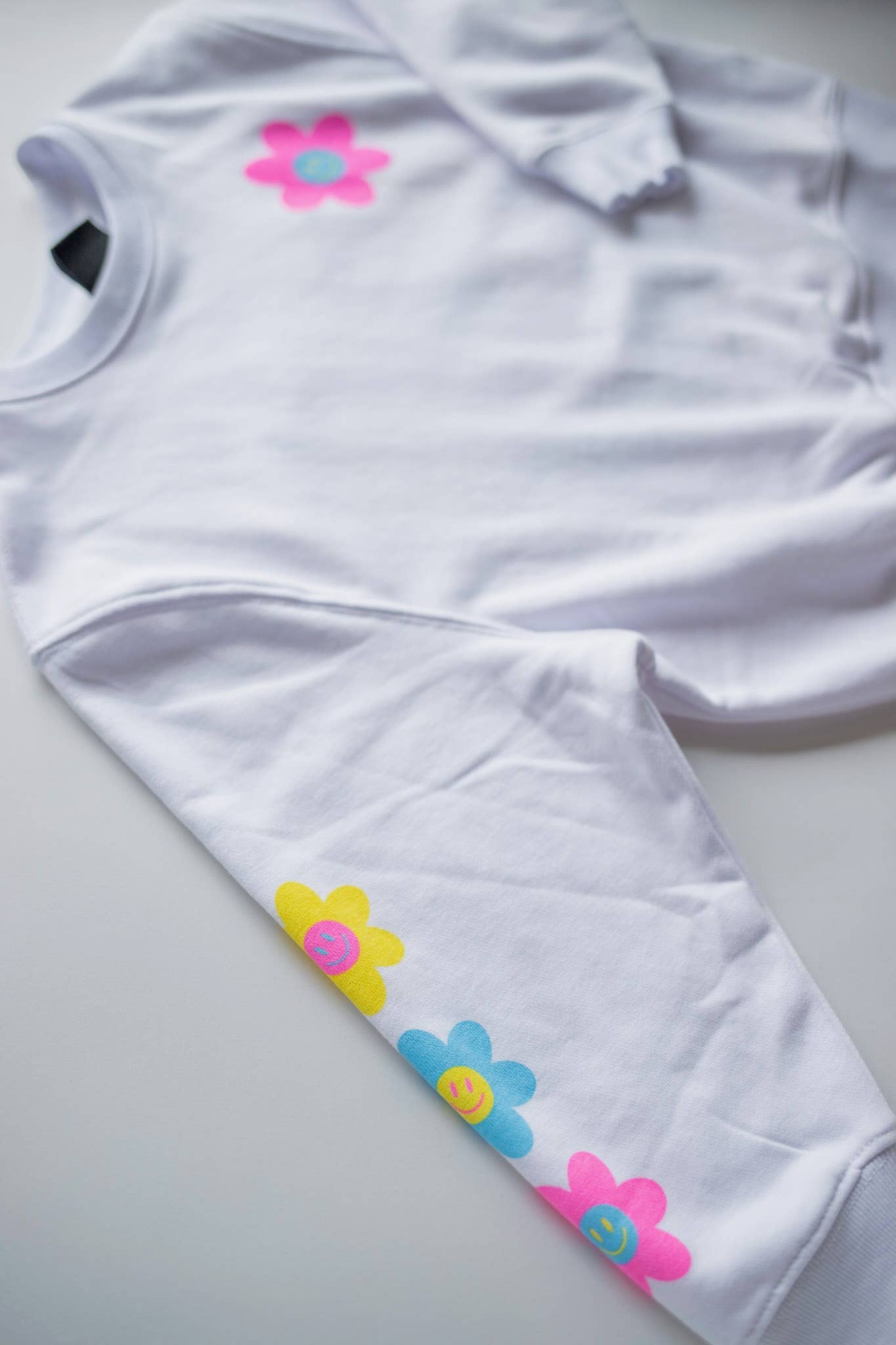 XOXO white