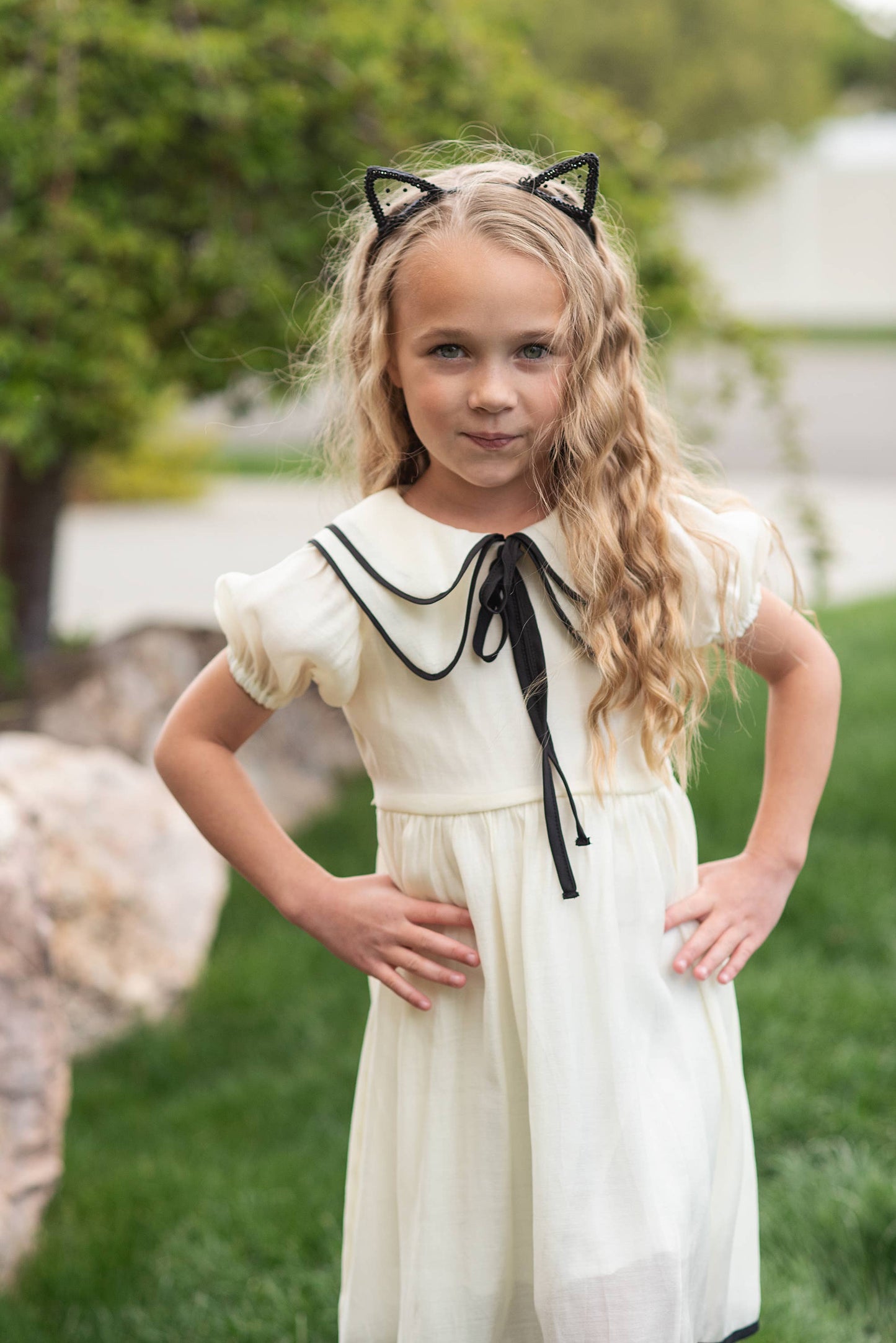 Kids Ivory & Black Ribbon Puff Sleeve Double Collar Dress