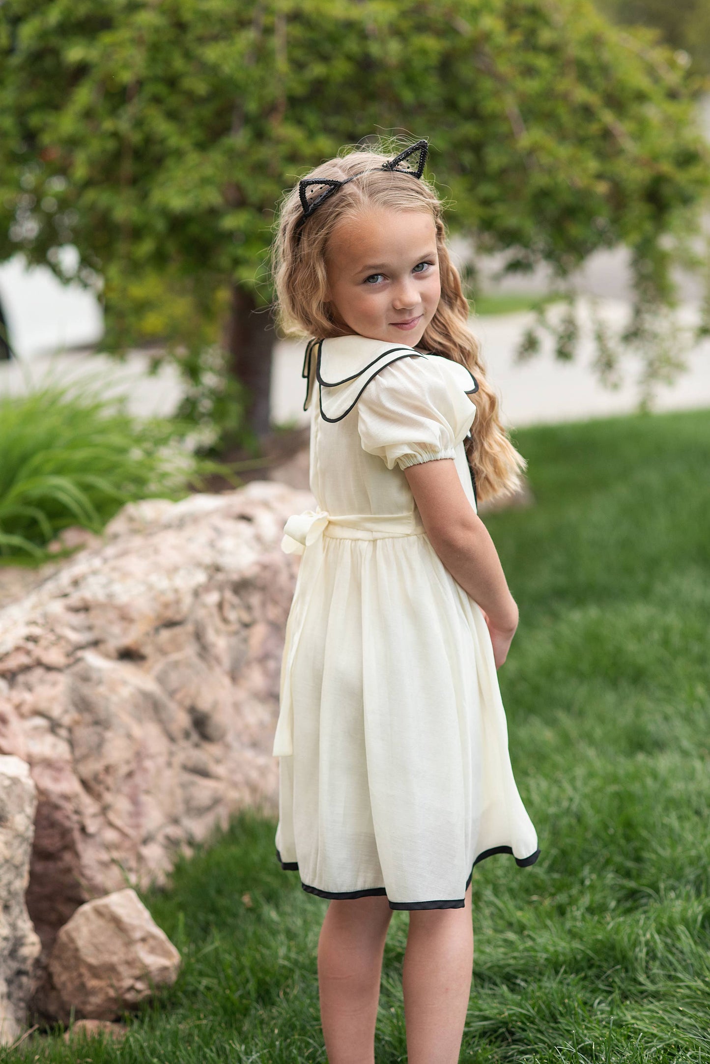 Kids Ivory & Black Ribbon Puff Sleeve Double Collar Dress