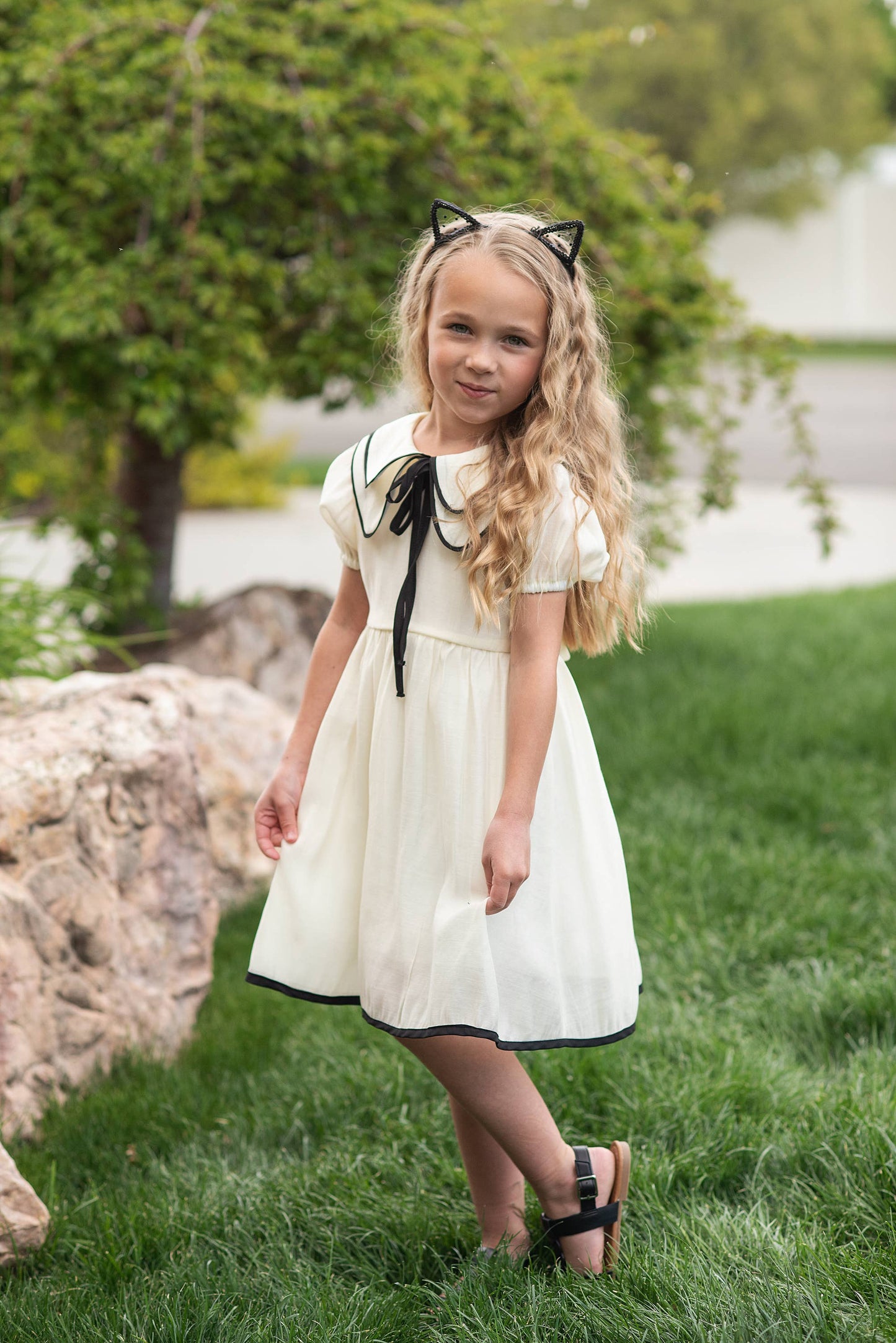 Kids Ivory & Black Ribbon Puff Sleeve Double Collar Dress