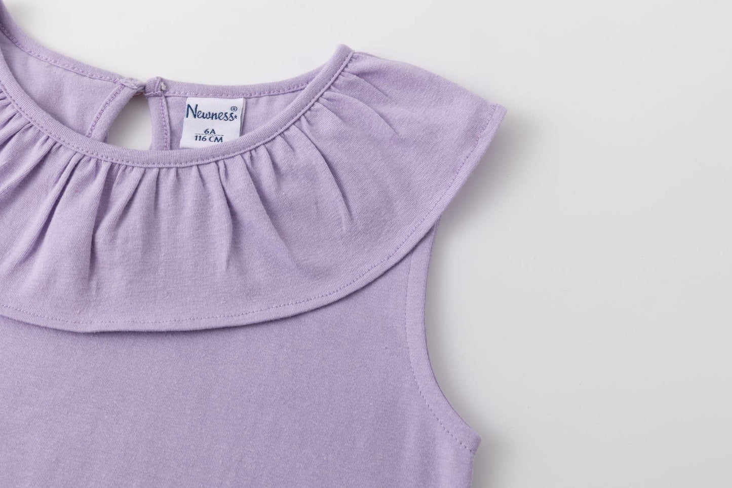 Sleeveless t-shirt with ruffle for girls