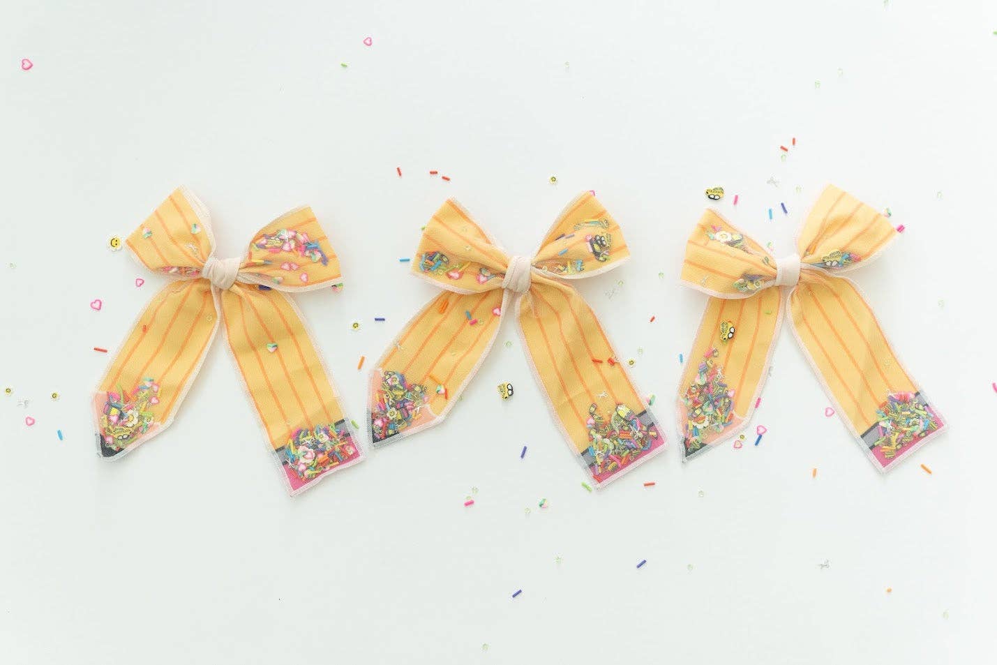 Mesh Shaker Hair Bow - Classroom Cutie