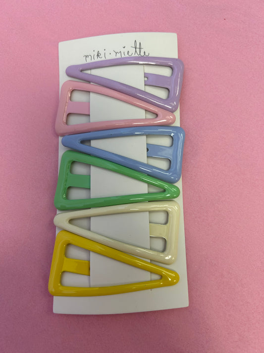 Triangle rainbow enamel clip