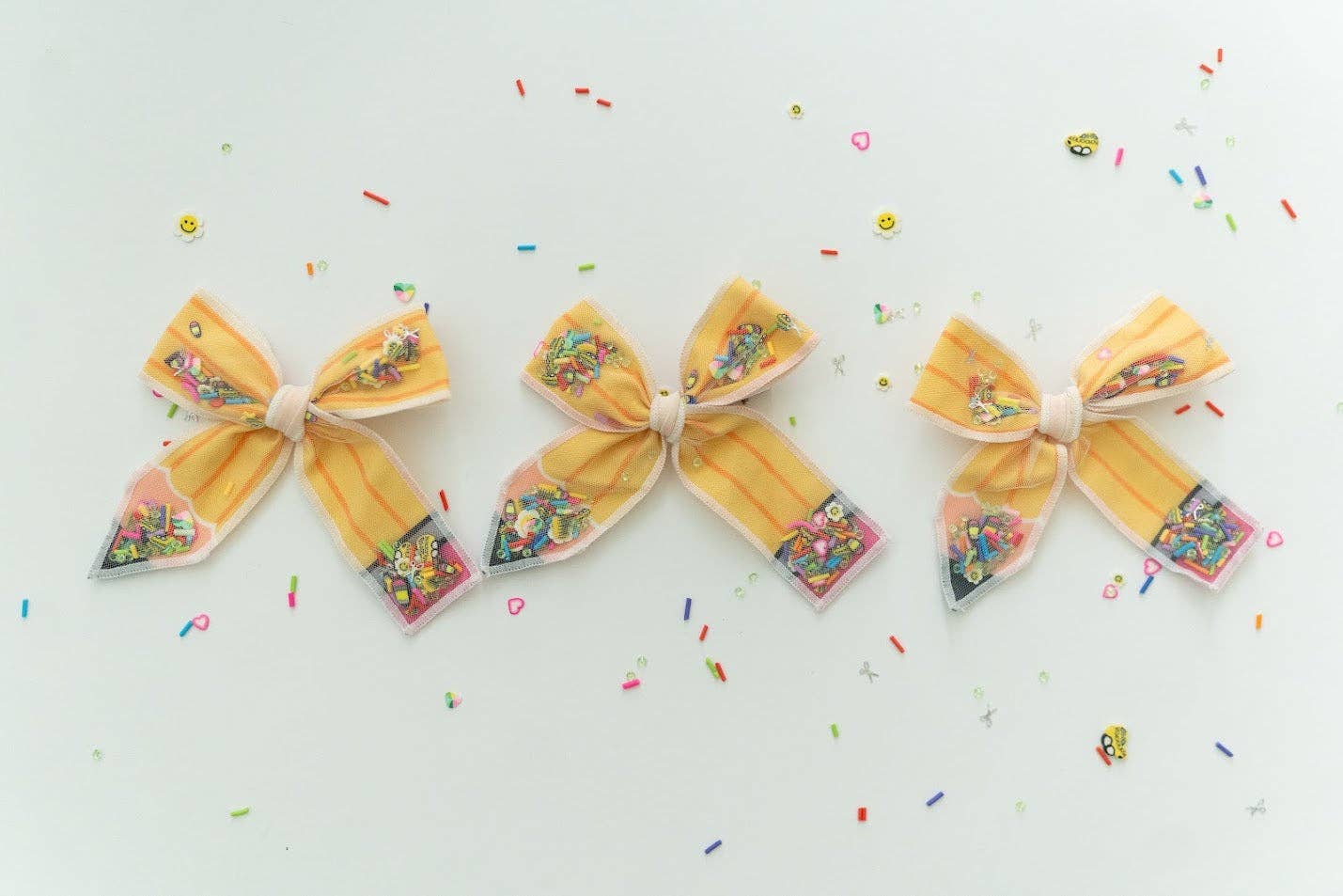 Mesh Shaker Hair Bow - Classroom Cutie